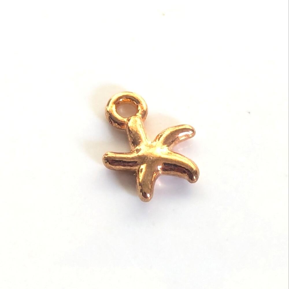 Vintage Rich Gold Tone Sea Star Starfish Beach Mini Pendant Bracelet Charm